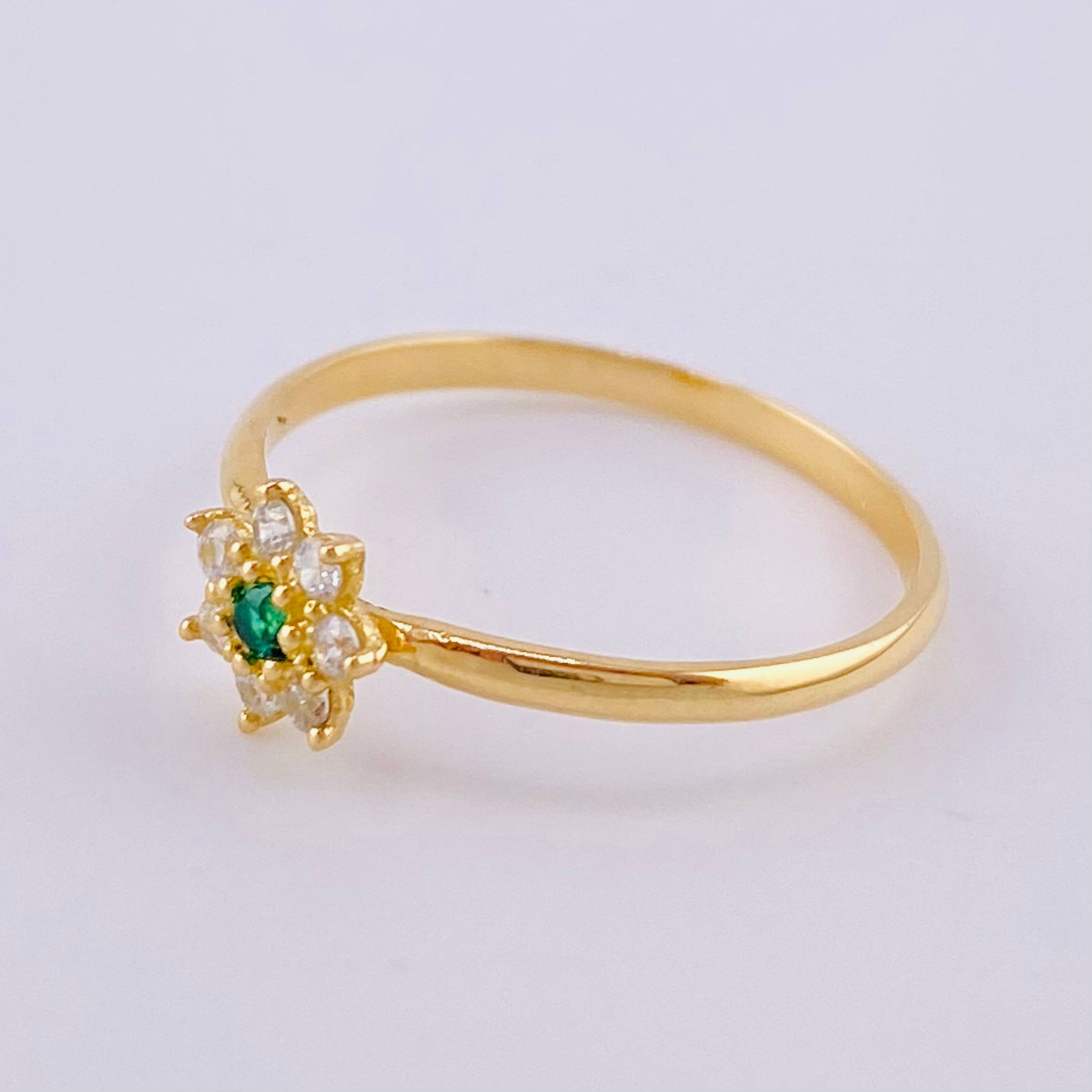 Anillo Solitario Flor 7 Petalos 1.3g / T6 Oro Amarillo 18K