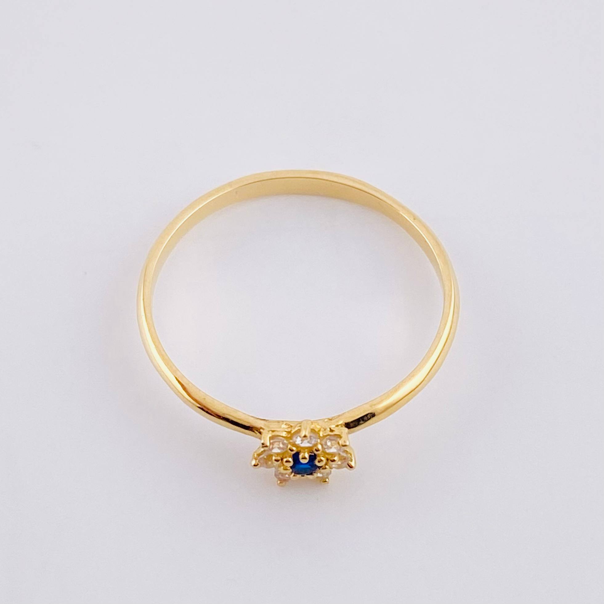 Anillo Solitario Flor 7 Petalos 1.45g / T7 1/2 Oro Amarillo 18K