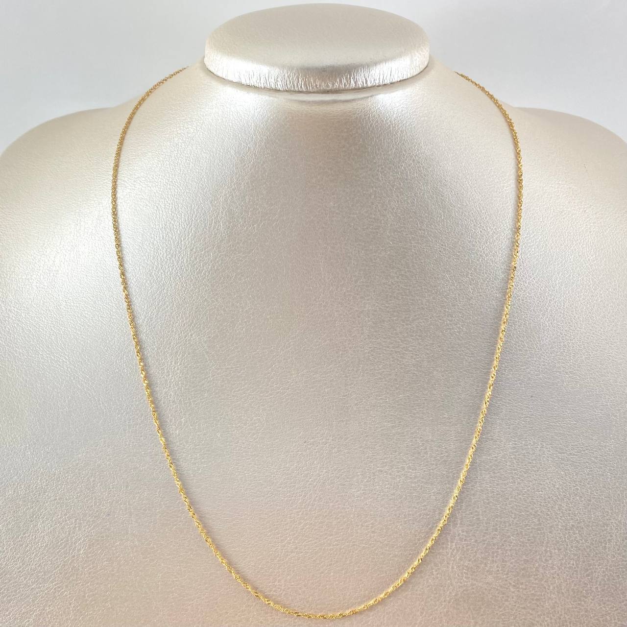 Singapore Chain 0.9gr / 19.7in / +3 18K Gold ©