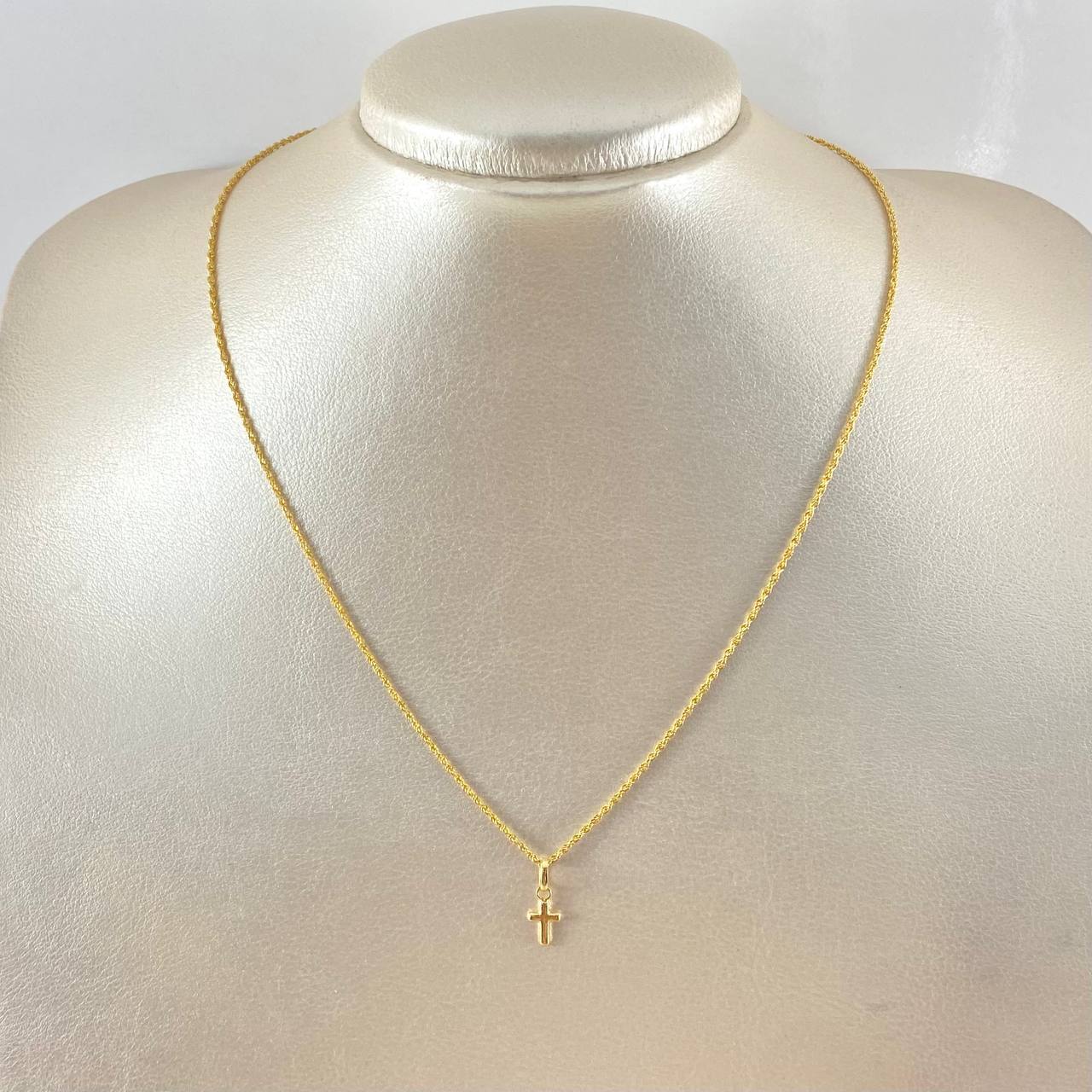 Set Cadena y Dije Lazo + Cruz 1.2gr / 17 3/4 in / Oro Amarillo 18K
