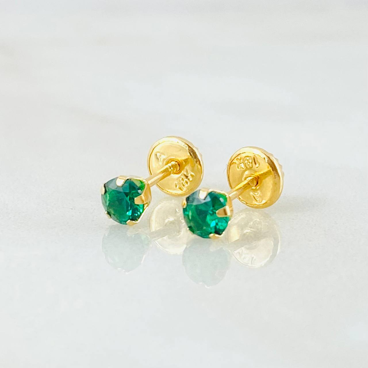 Topos Bisel 0.55gr / Oro Amarillo 18K