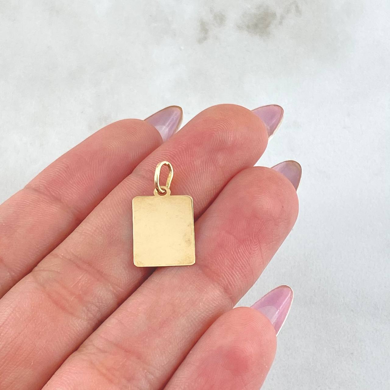 Dije Placa 0.6gr / 3/4 in / Oro Amarillo 18K ©