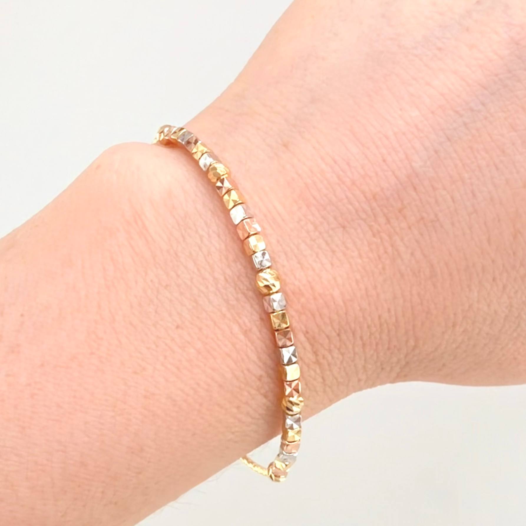 Hoop Bracelet Cubicular Diamond Cut 3.9gr / 6 3/4 in / 2.5mm Three Golds +4 18K ©
