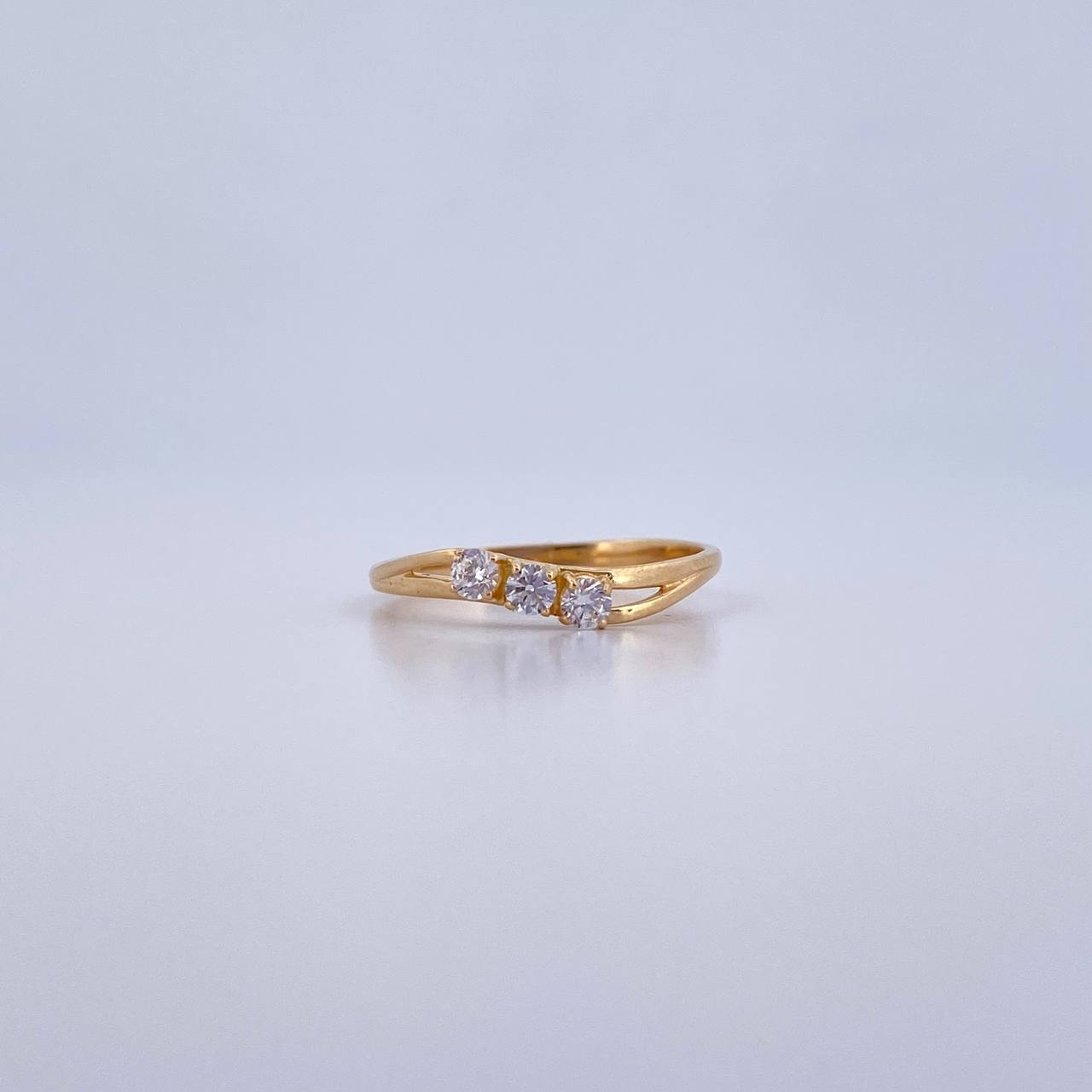 Trinity Ring 1.4gr / Size 5 1/2 / White Zircons 18K Yellow Gold &