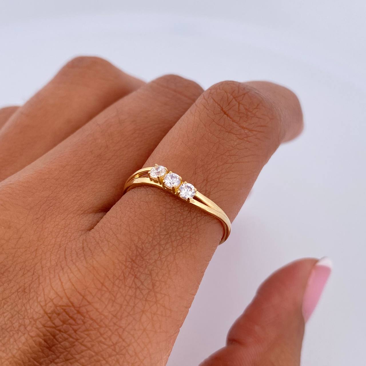 Trinity Ring 1.4gr / Size 5 1/2 / White Zircons 18K Yellow Gold &