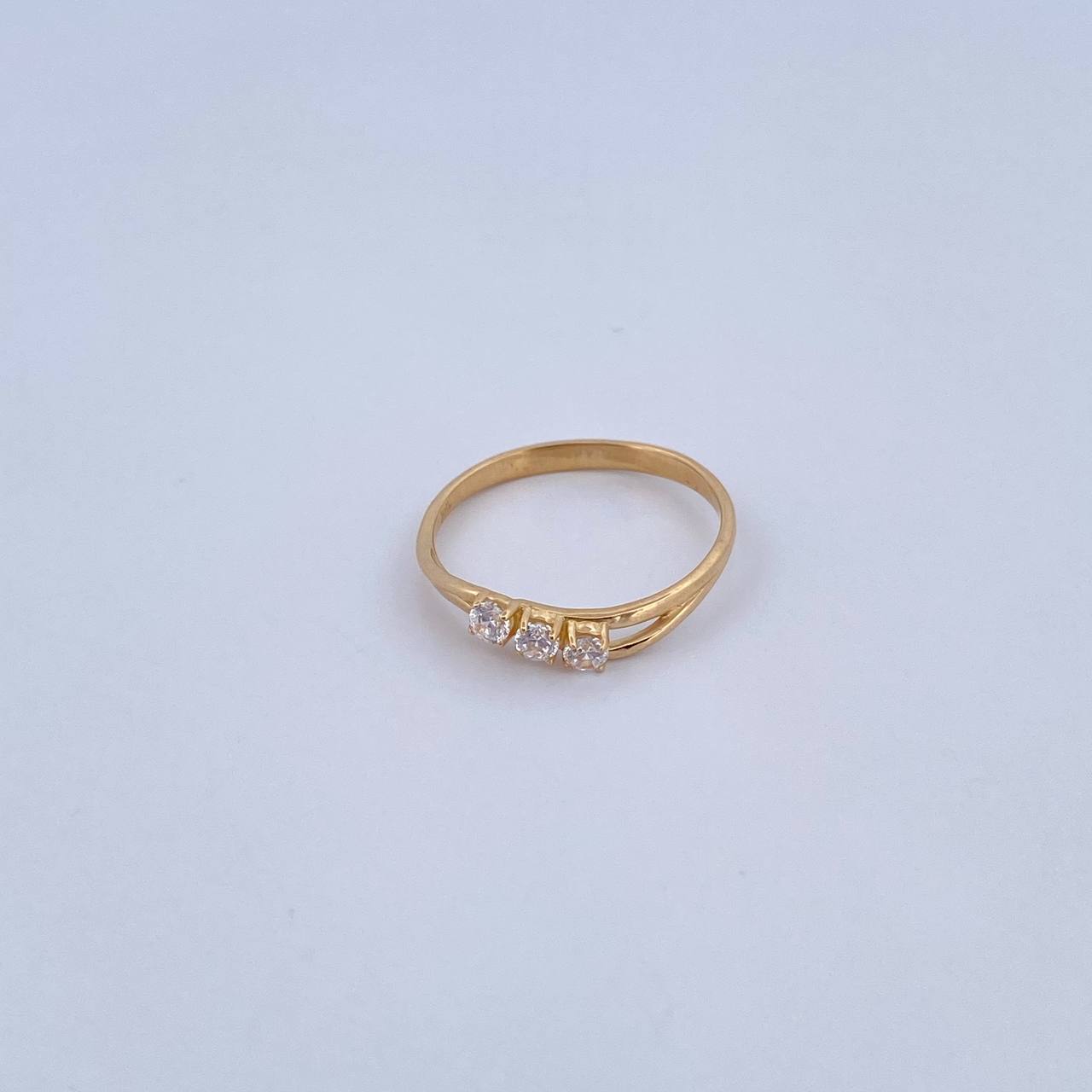 Trinity Ring 1.4gr / Size 5 1/2 / White Zircons 18K Yellow Gold &