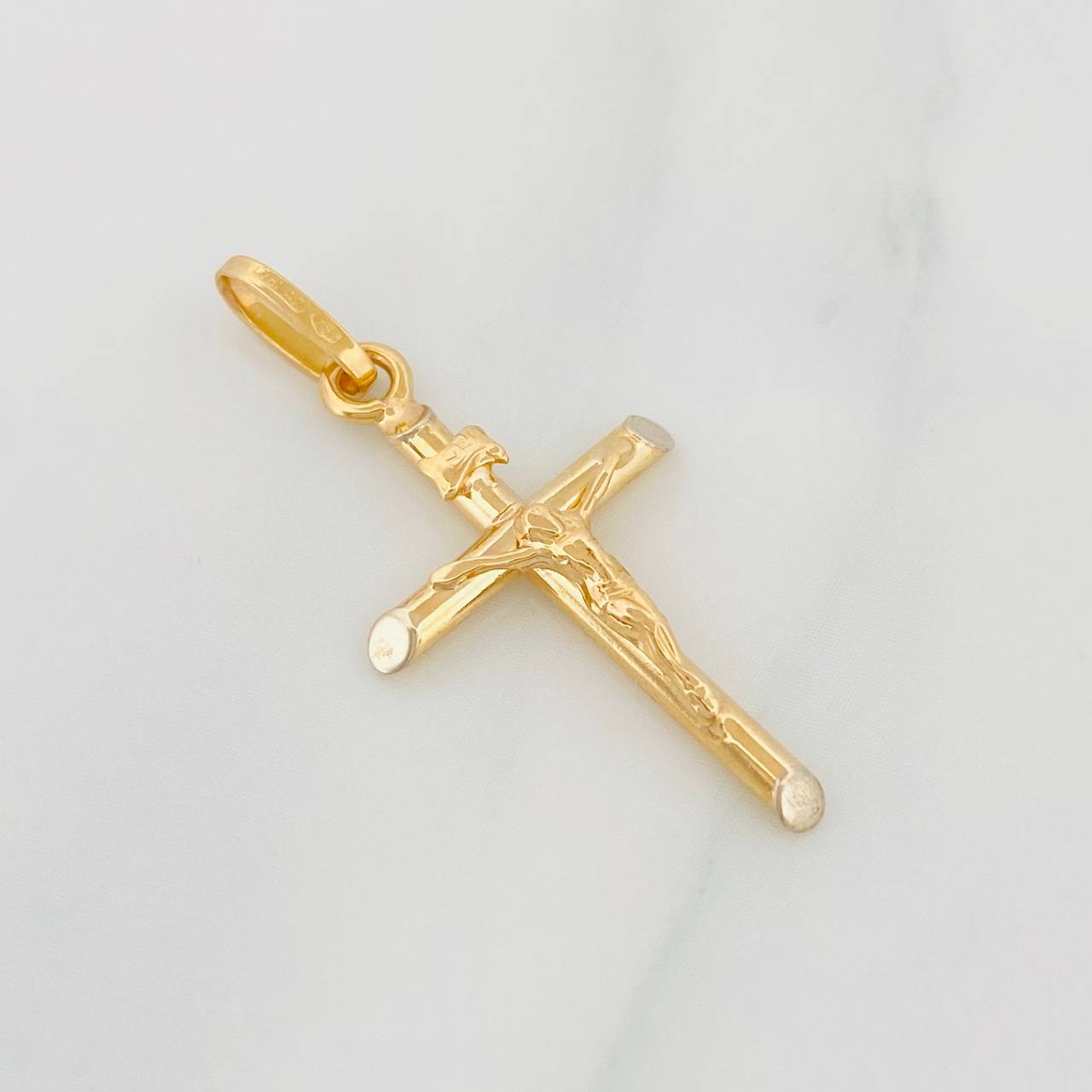 Dije Cruz Cristo 1.5g / 1 1/4 in Dos Oros Amarillo Blanco 18K