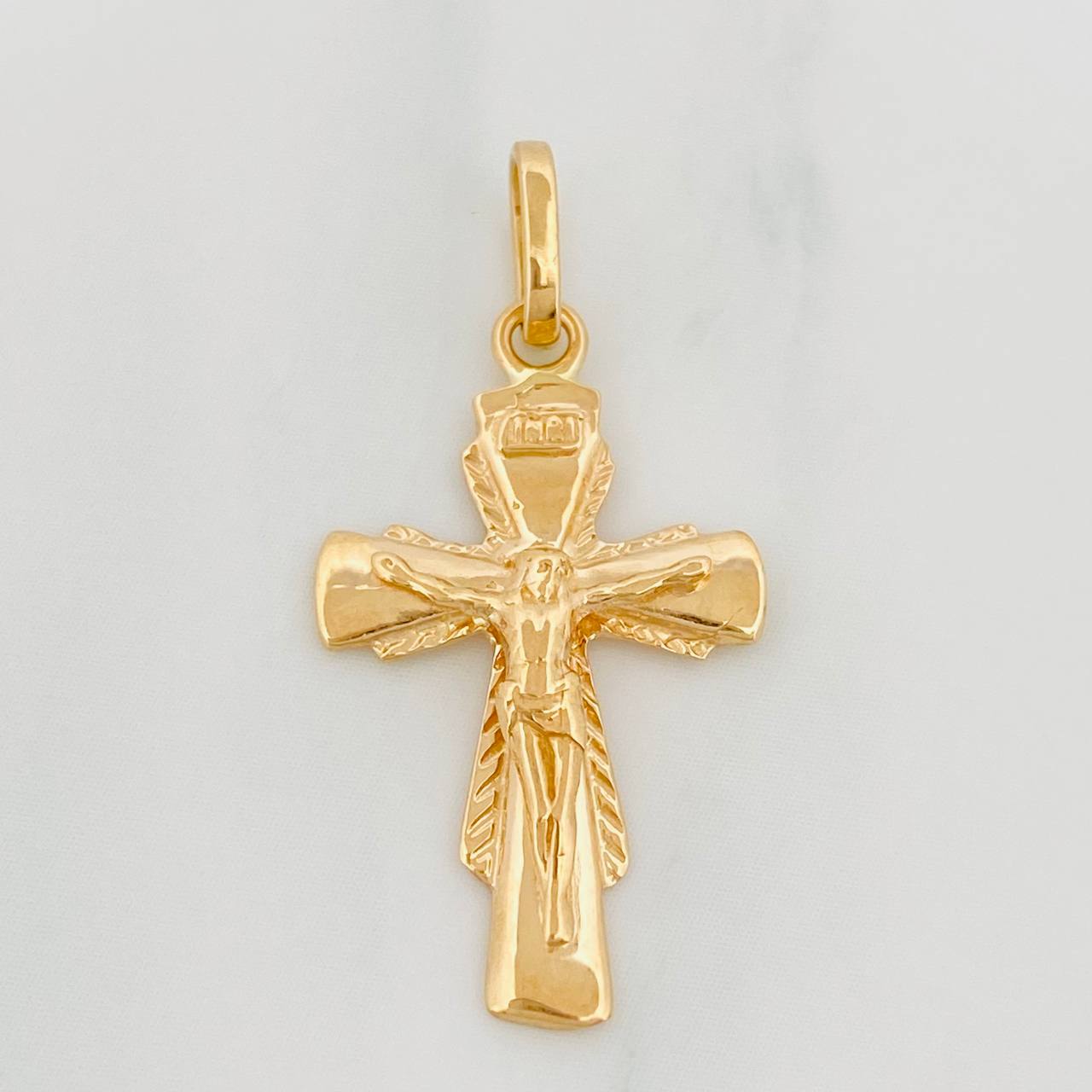 Dije Cruz Cristo 1.25g / 1 1/4 in Oro Amarillo 18K