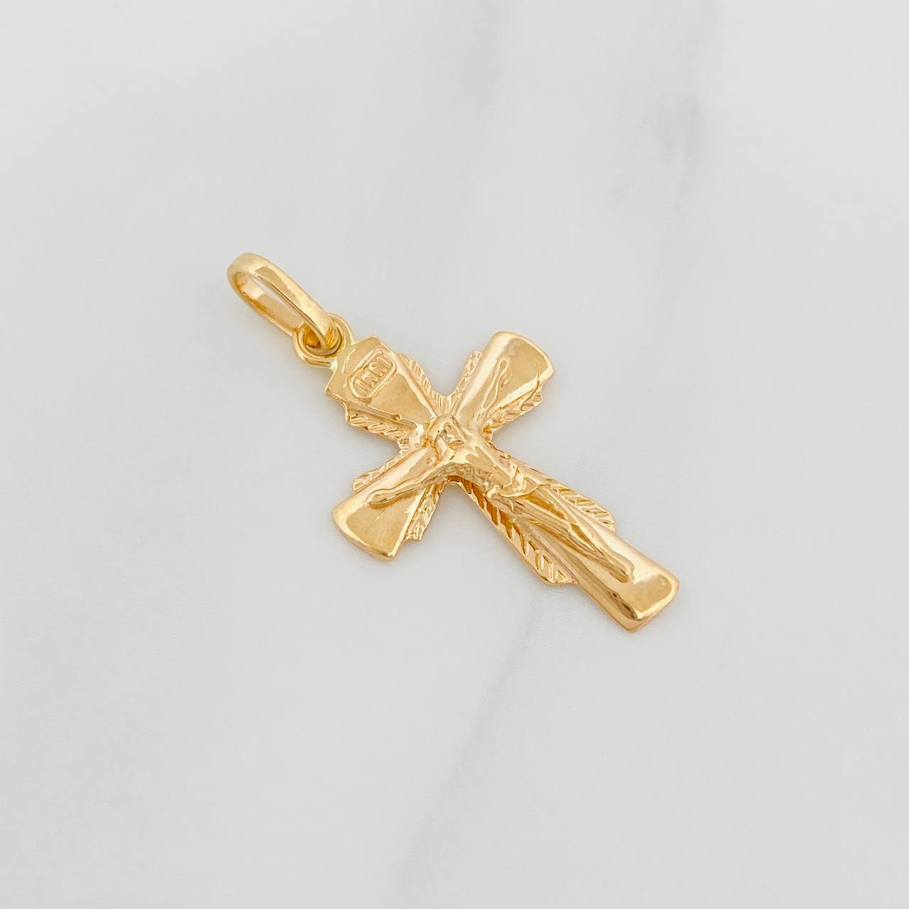 Dije Cruz Cristo 1.25g / 1 1/4 in Oro Amarillo 18K