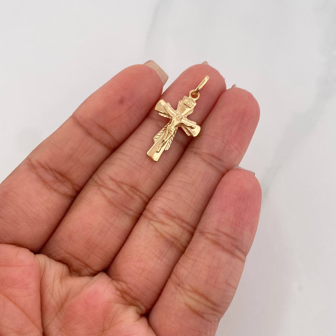 Dije Cruz Cristo 1.25g / 1 1/4 in Oro Amarillo 18K