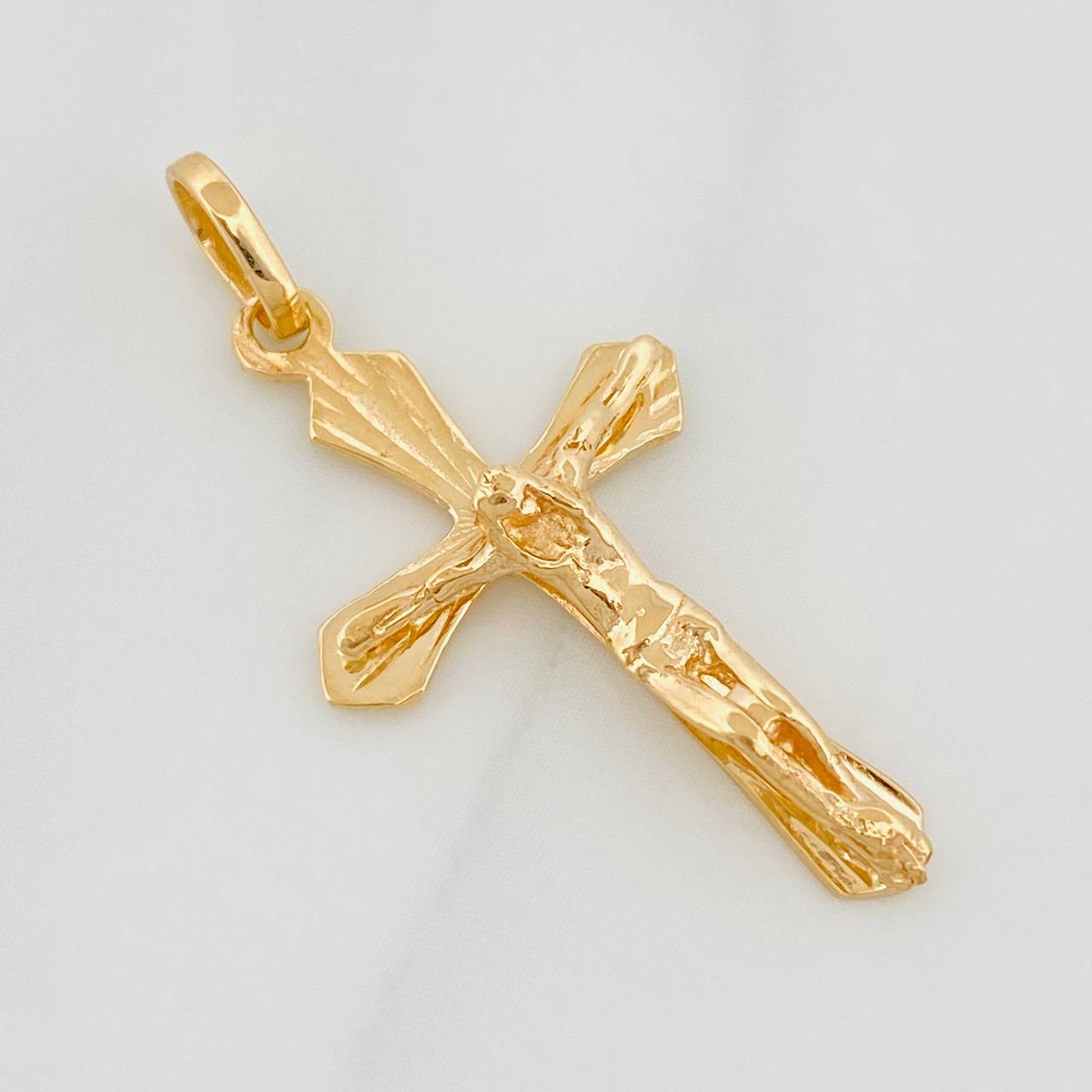 Pendant Cross Christ 1.6g / 1 1/4 in Yellow Gold 18K