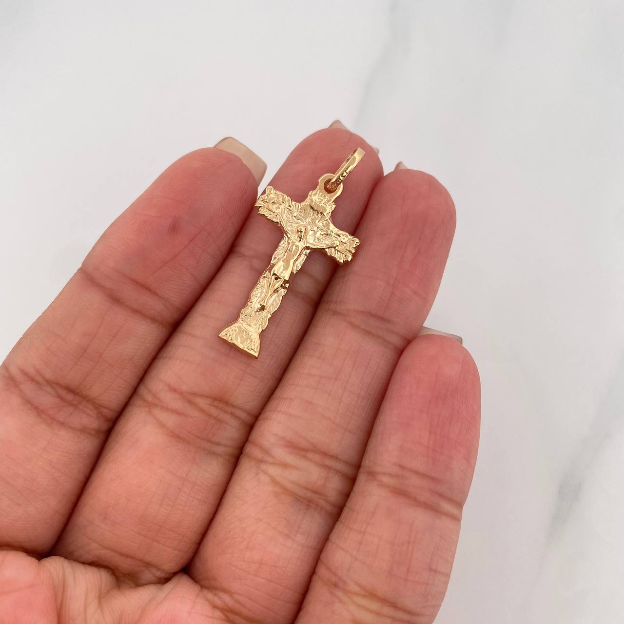 Pendant Cross Christ 2g / 1 1/4 in Yellow Gold 18K