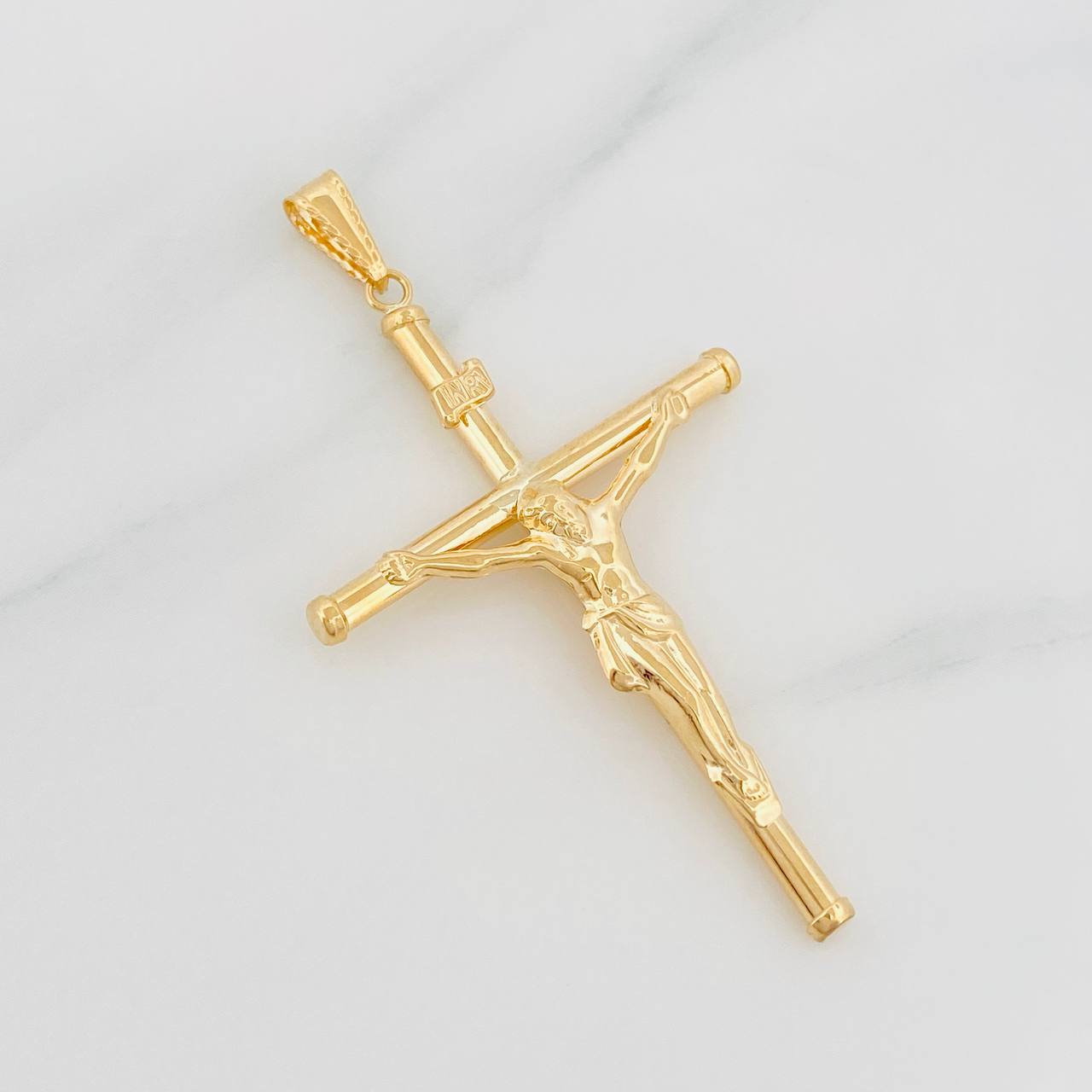 Dije Cruz Cristo 2.4g / 2 1/4 in Oro Amarillo 18K