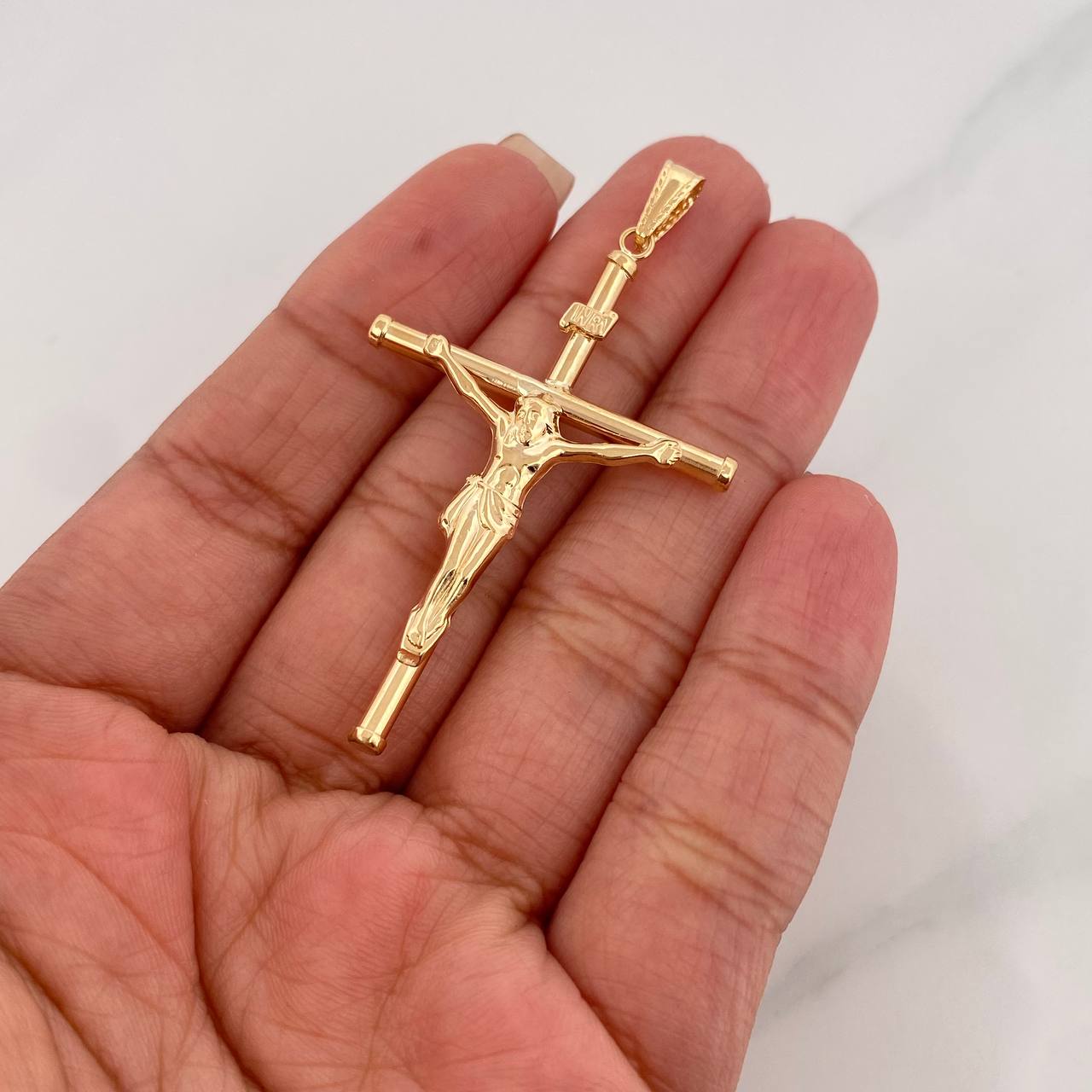 Dije Cruz Cristo 2.4g / 2 1/4 in Oro Amarillo 18K