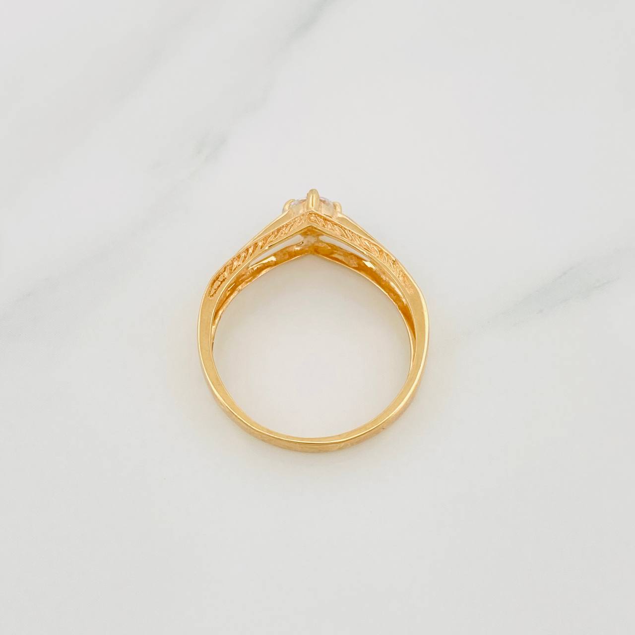 Solitaire Ring 2.2g / Size 6 1/2 Two-Tone Yellow White Gold 18K