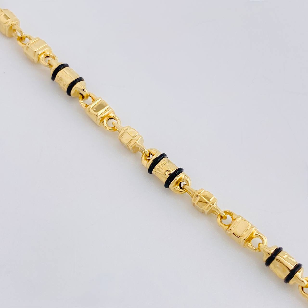 Pulso Barril Corona 4.65g / 7 1/2 in / 4.1mm Oro Amarillo 18K