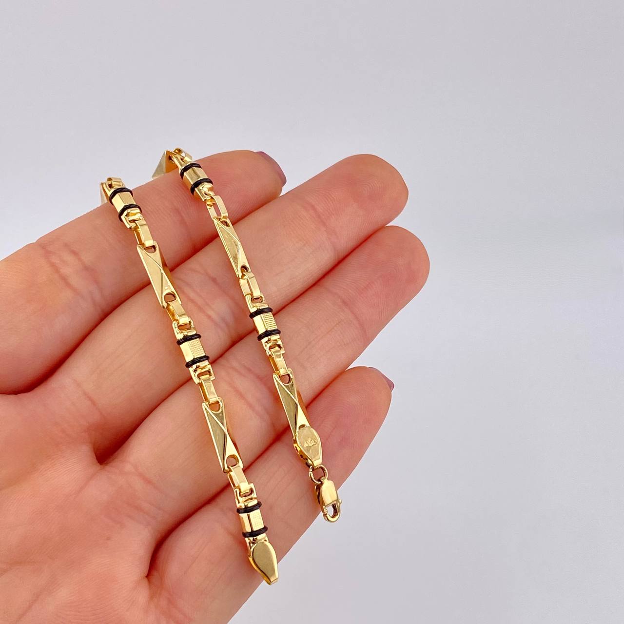 Pulso Rustico Geométrico 4.45g / 7 1/2 in / 3.75mm Oro Amarillo 18K