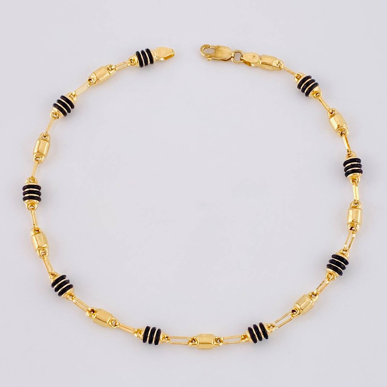 Pulso Rustico 3.4g / 8 3/4 in / 3.5mm Oro Amarillo 18K
