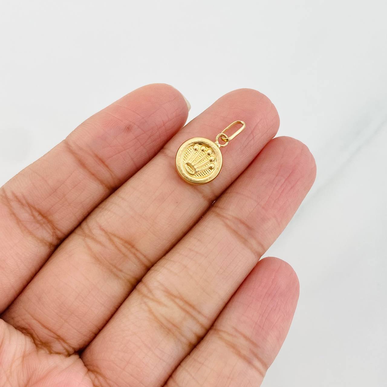 Dije Corona Circular 0.55g / 3/4 in Oro Amarillo 18K