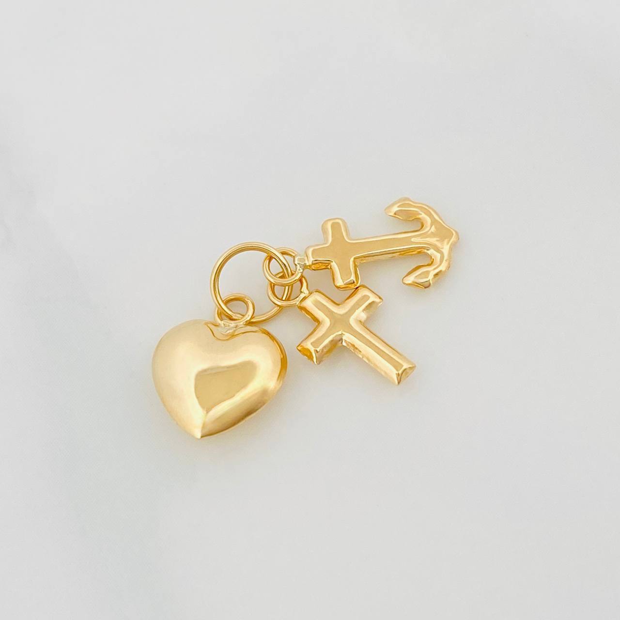 Dije Tres Gracias 0.9g / 1/2 in Oro Amarillo 18K
