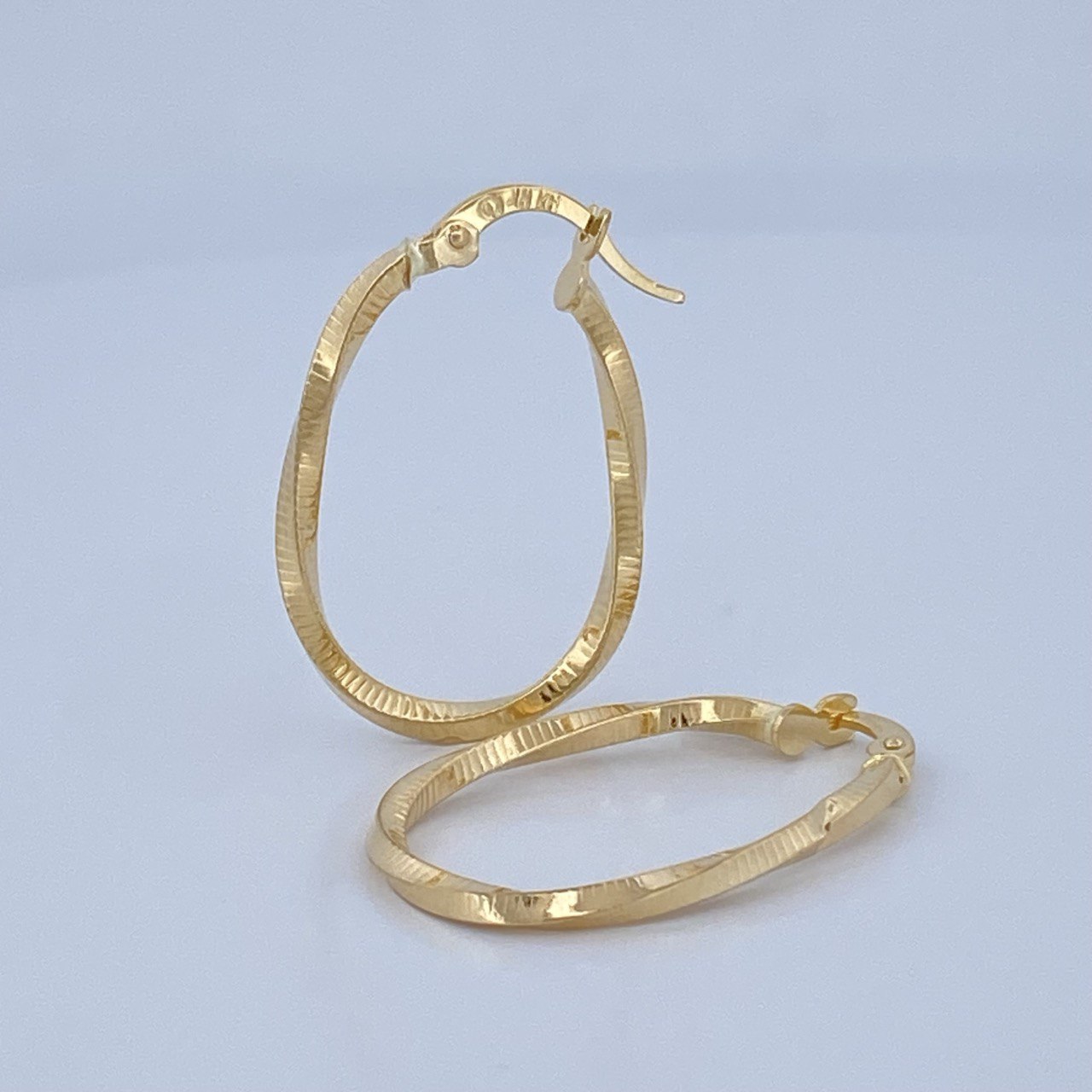 Hoop Earrings Taliana 1.2gr / 2.6cm / 18K Gold &