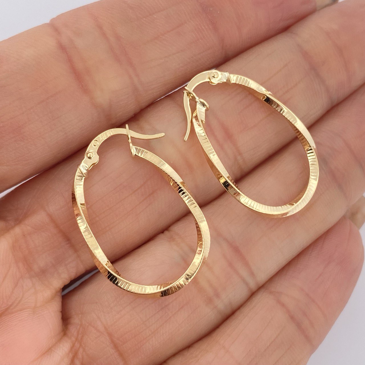Hoop Earrings Taliana 1.2gr / 2.6cm / 18K Gold &