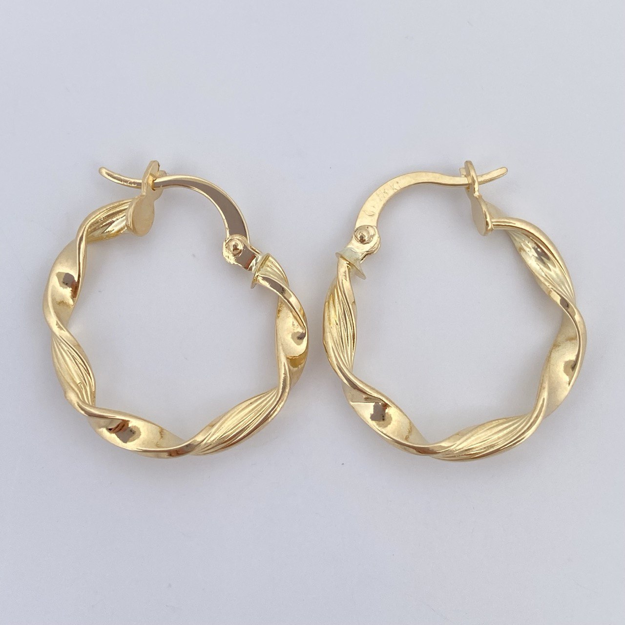 Hoop Earrings Jenn 1.25gr / 2.2cm / 18K Gold &