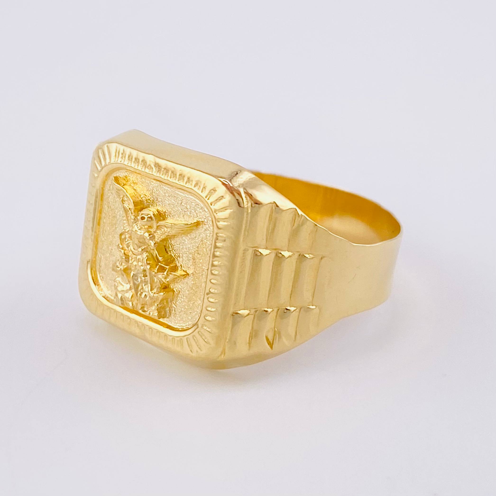San Miguel Bordered Signet Ring 3.7g / Size 10 3/4 Yellow Gold 18K