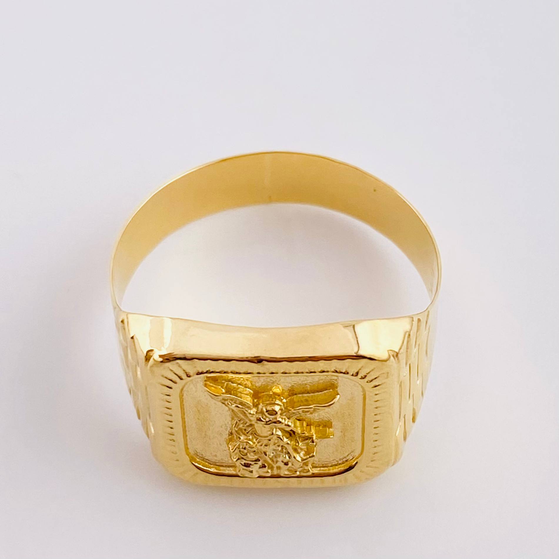 San Miguel Bordered Signet Ring 3.7g / Size 10 3/4 Yellow Gold 18K