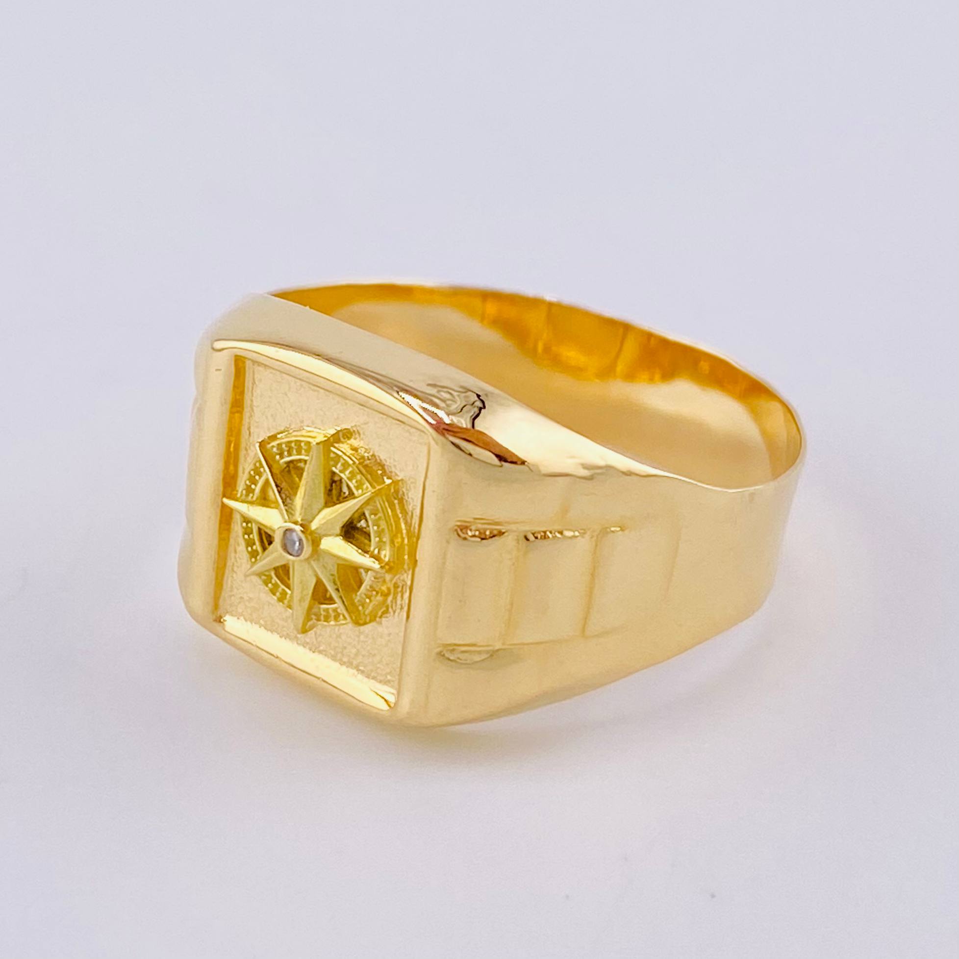 Anillo Sello Estrella Cardinal 2.9g / T9 1/2 Oro Amarillo 18K