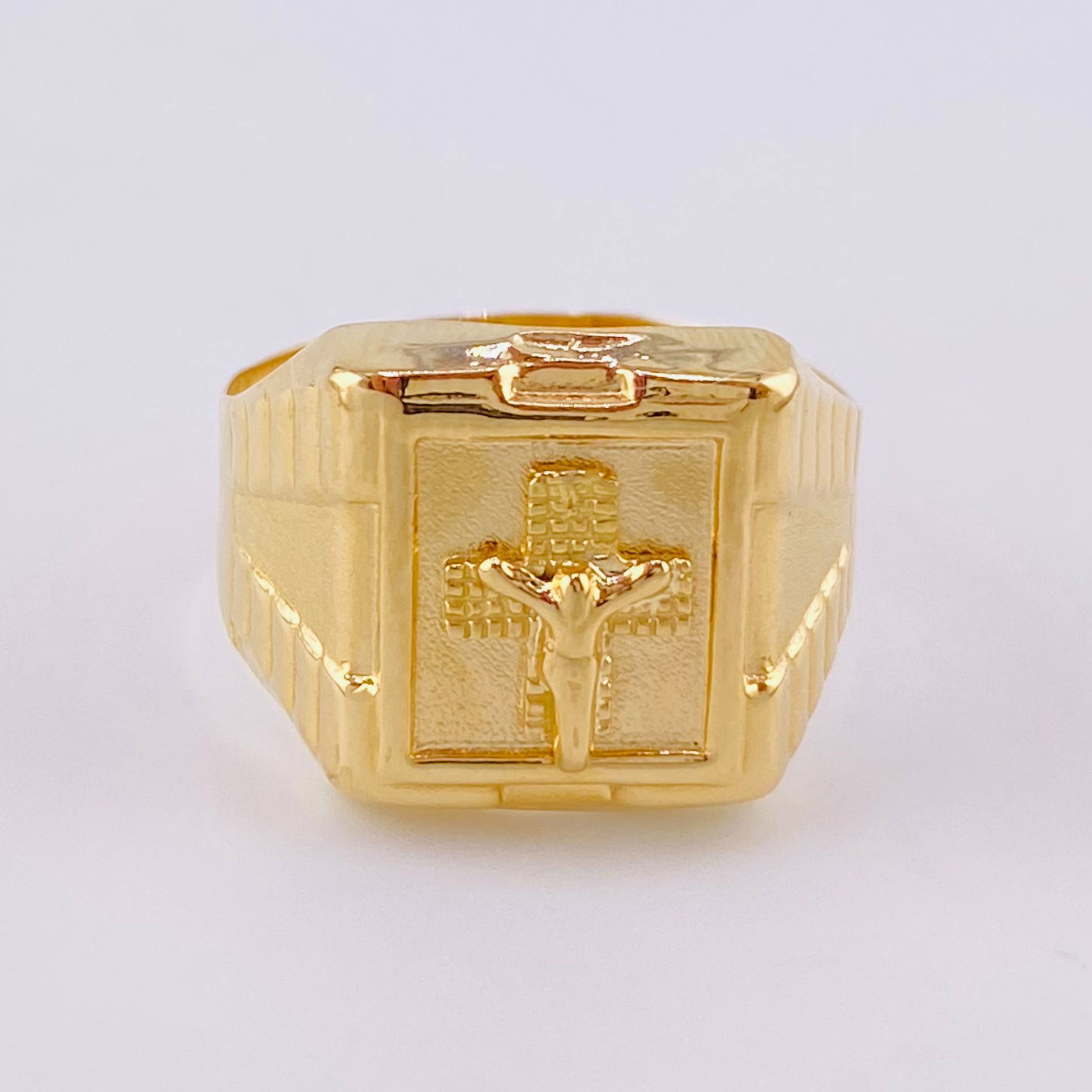 Anillo Sello Cruz Cristo 3.1g / T8 3/4 Oro Amarillo 18K