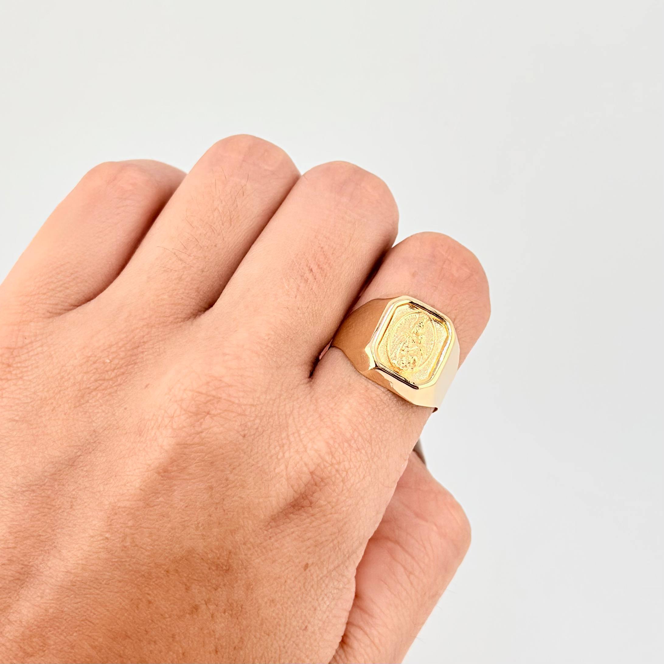 Ring Bordered with Virgin of Carmen 3.85g / Size 9 1/4 Yellow Gold 18K