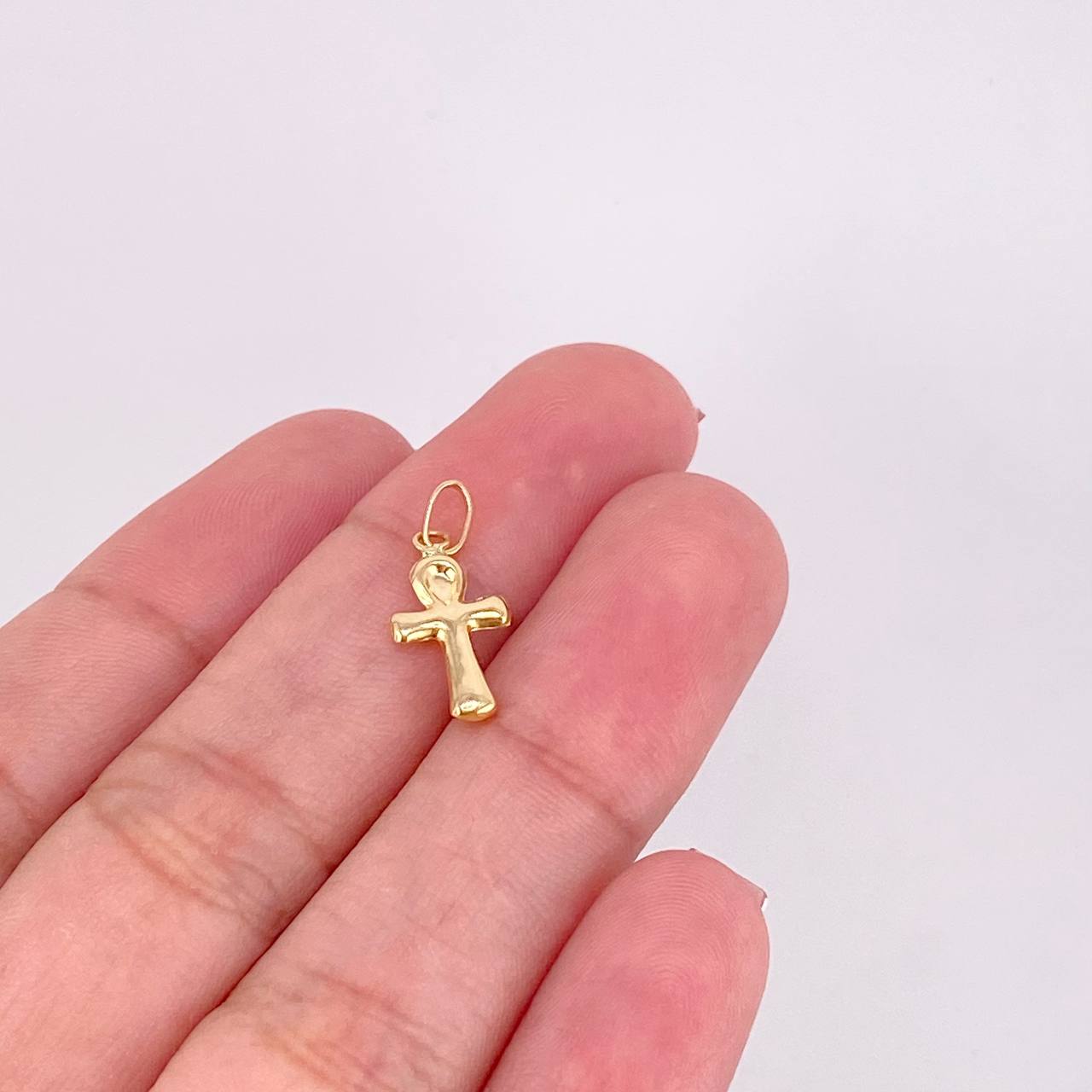 Egyptian Cross Pendant 0.4g / 3/4 in 18K Yellow Gold