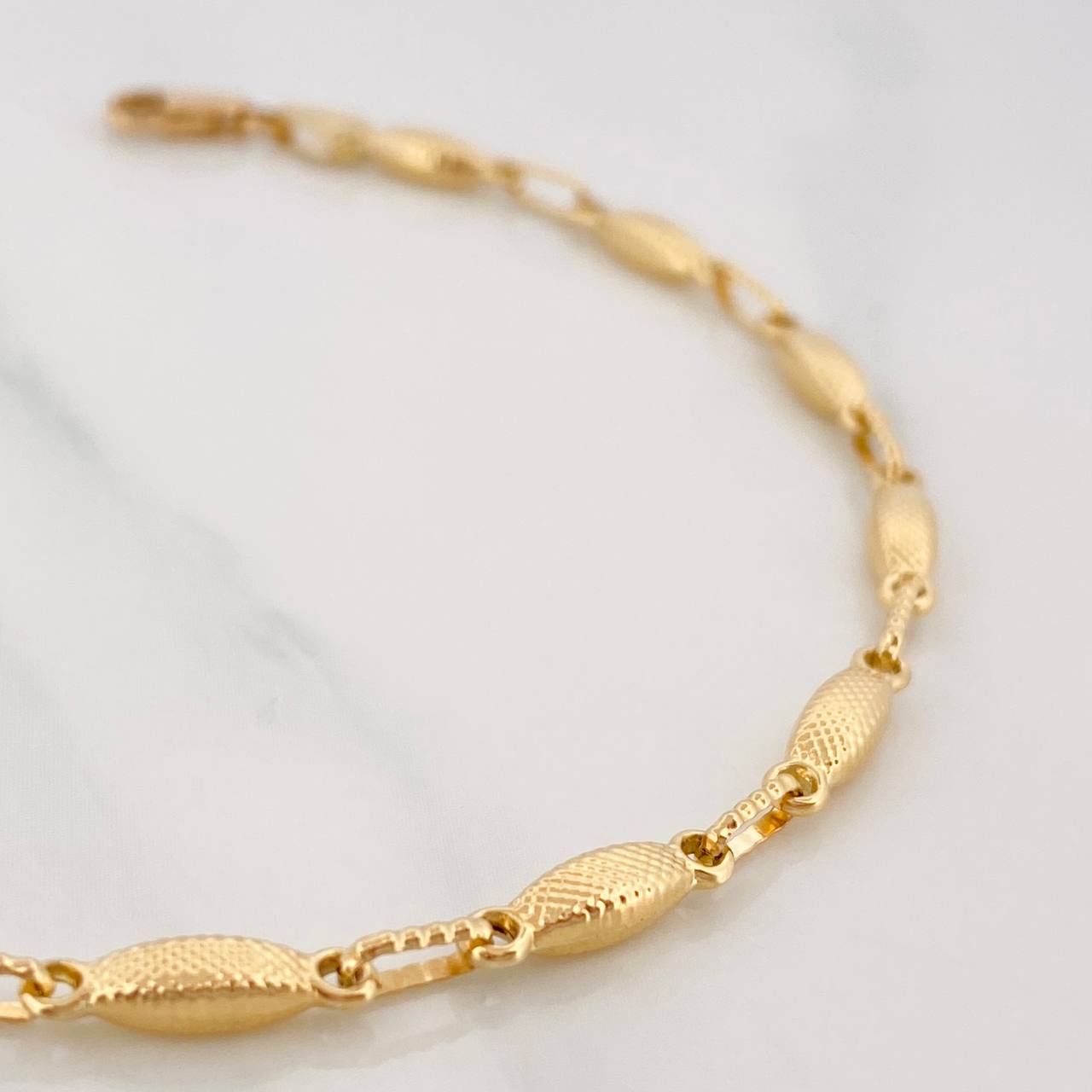Bracelet Rustic Dotted 3.75g / 7 3/4 in / 3.25mm Yellow Gold 18K