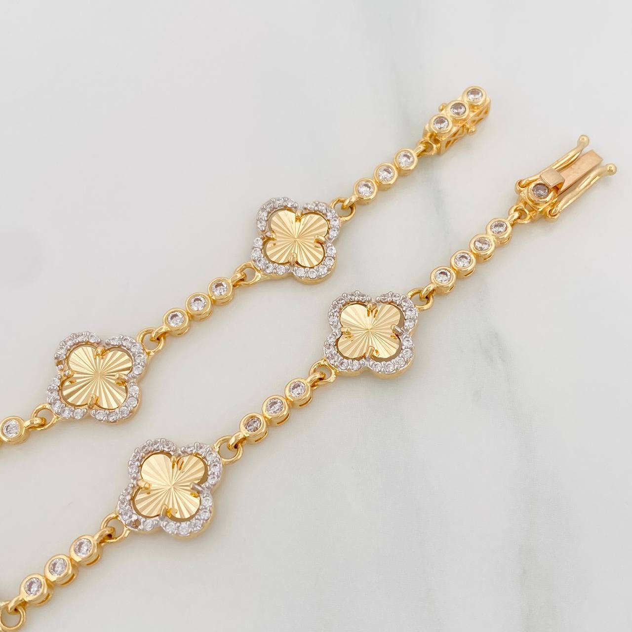 Clover Bracelet Tennis Diamond Cut 9.5g / 7 in / 2.67mm Yellow Gold 18K