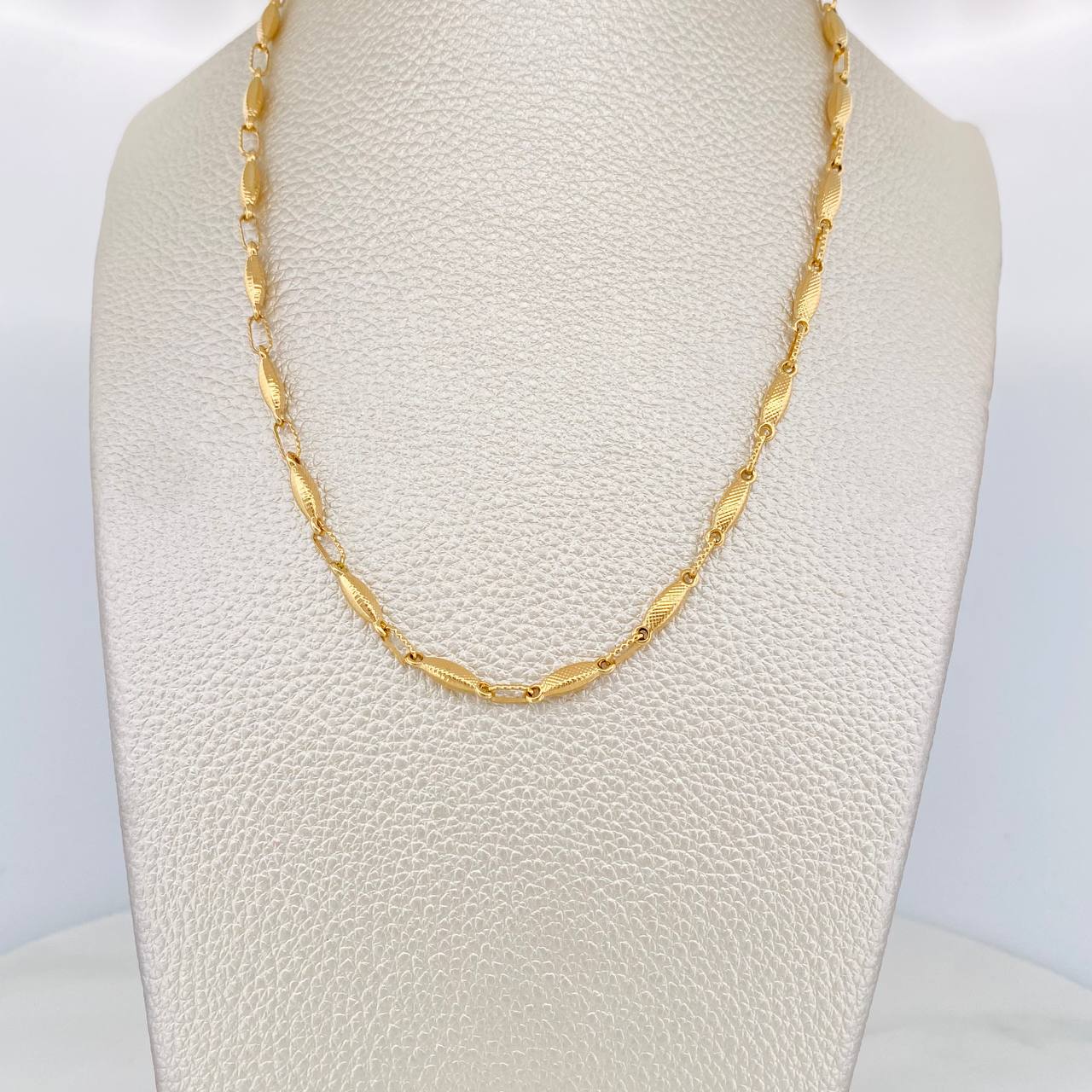 Rustic Dotted Chain 10.8g / 23 3/4 in / 3.21mm 18K Yellow Gold