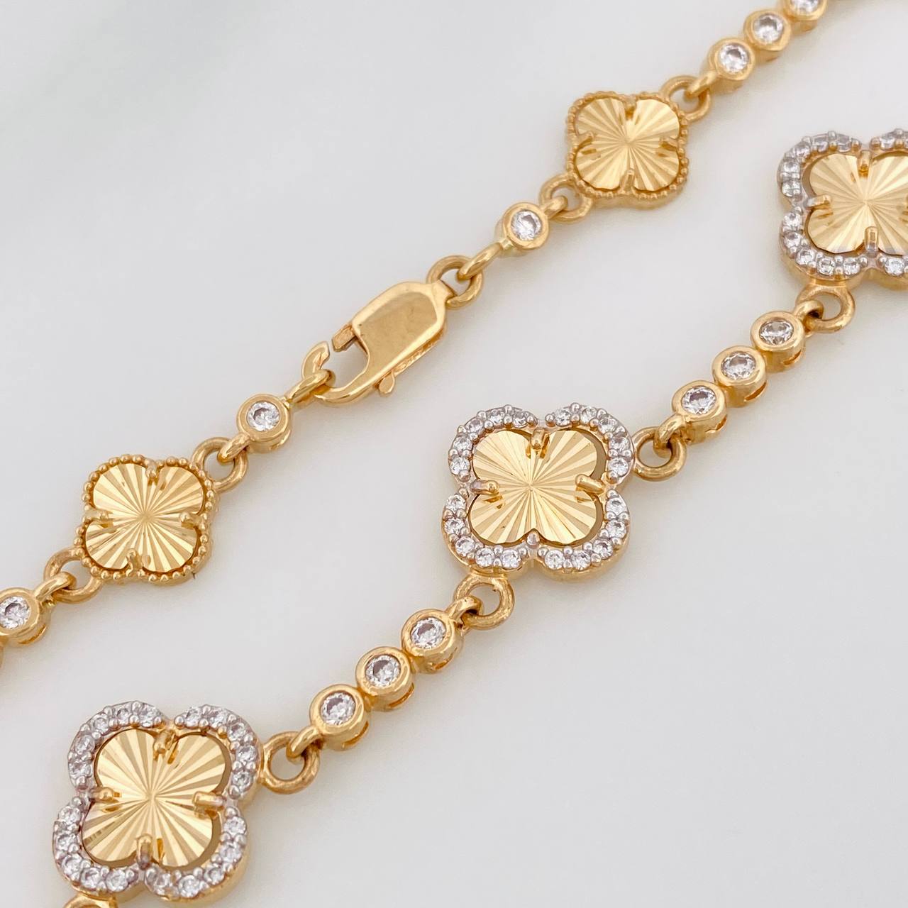 Clover Chain Diamond Cut Tennis 21.8g / 19 3/4 in / 2.88mm Yellow Gold 18K