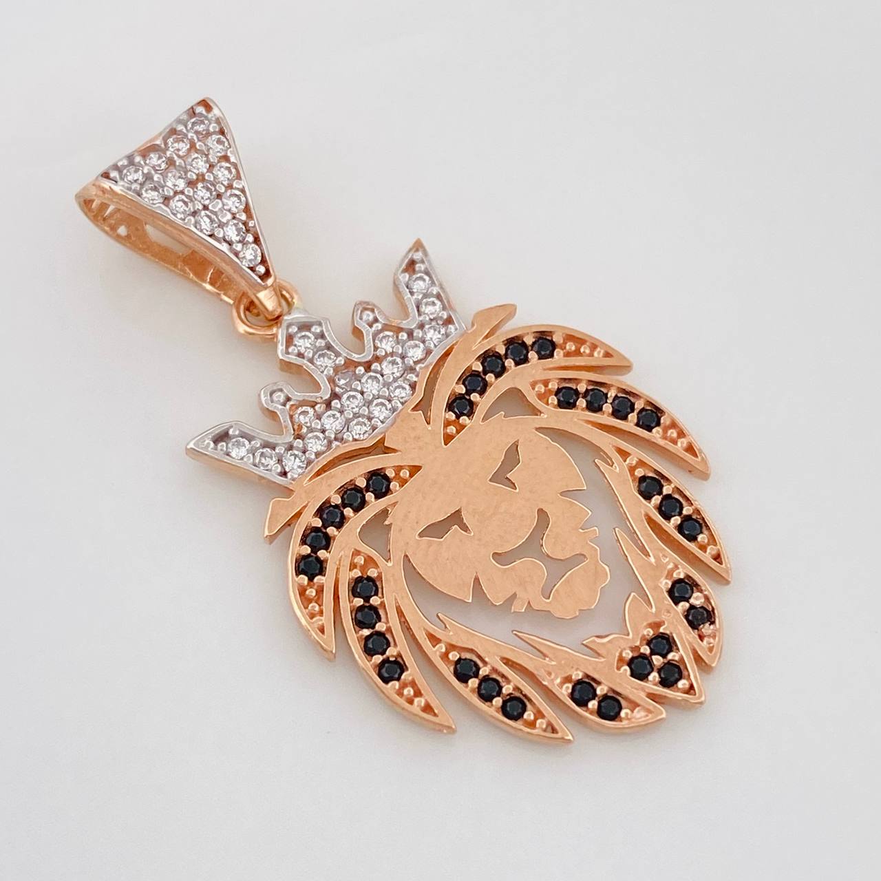 Dije León 3.15g / 1 1/2 in Dos Oros Blanco Rosa 18K