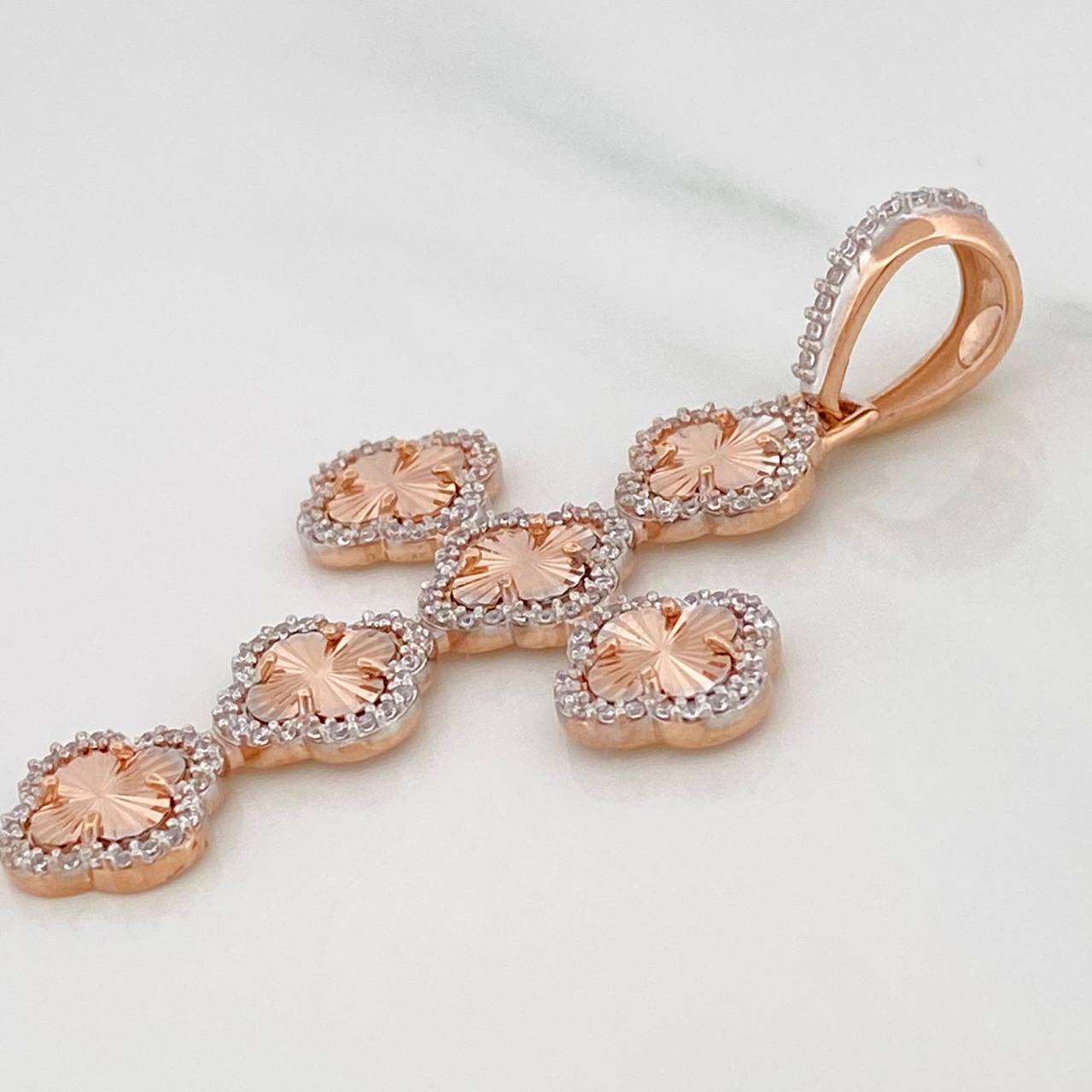 Dije Cruz Trebol Diamantada 4.95g / 2 in Oro Rosa 18K