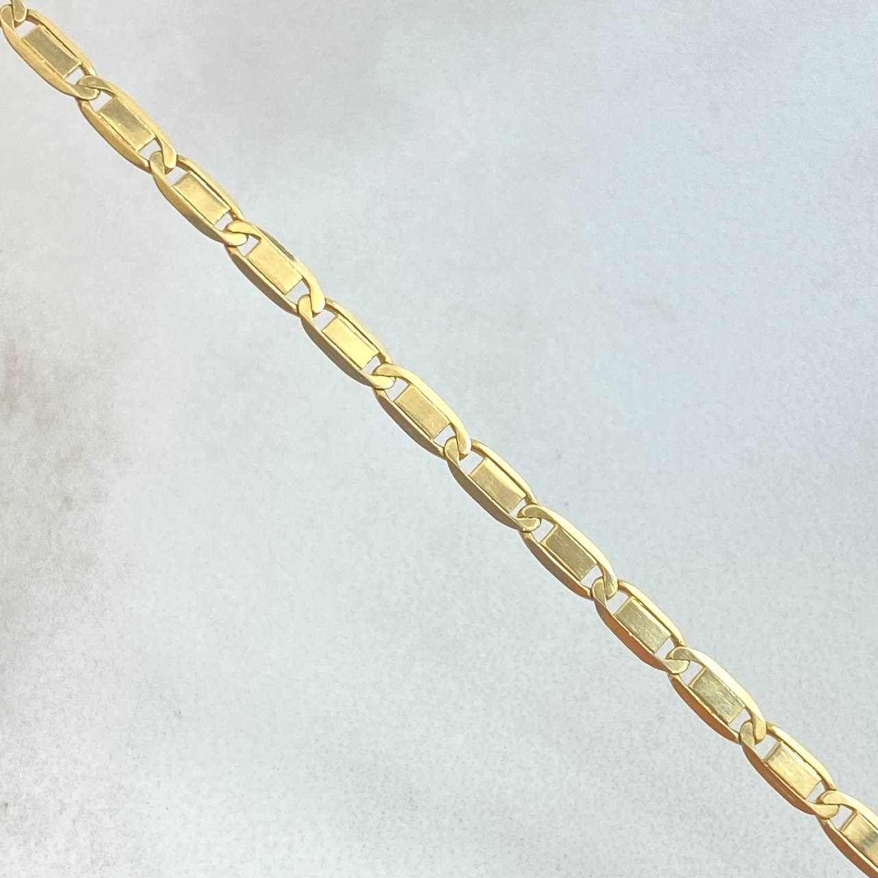 Flat Anchor Bracelet 3.2gr / 7.1in / +3 18K Gold ©