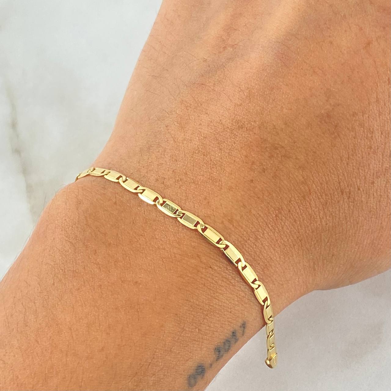 Flat Anchor Bracelet 3.2gr / 7.1in / +3 18K Gold ©