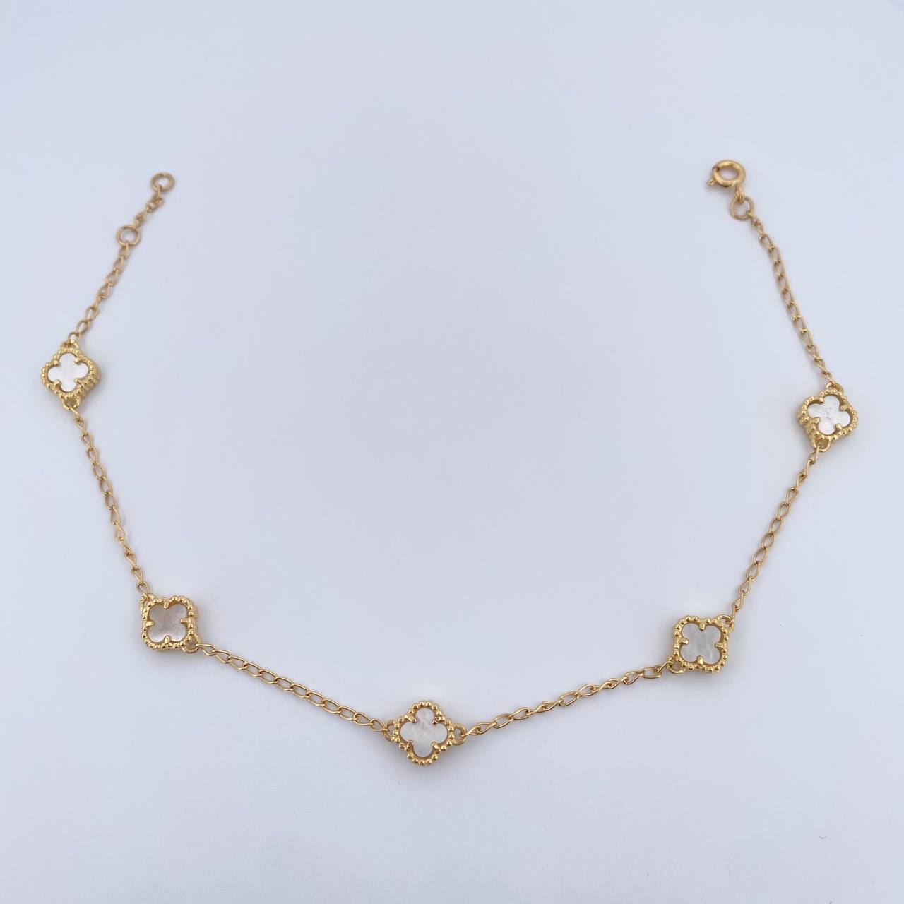 Tobillera Espiga Trebol  5.2gr / 22.7cm-24cm / 1.3mm Nacar Blanco Oro Amarillo 18K $