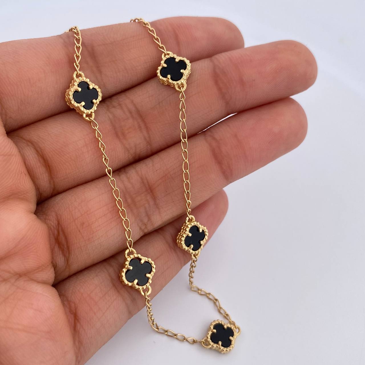 Tobillera Espiga Trebol  5.1gr / 22.6cm-24cm / 1.3mm Onix Negra Oro Amarillo 18K $
