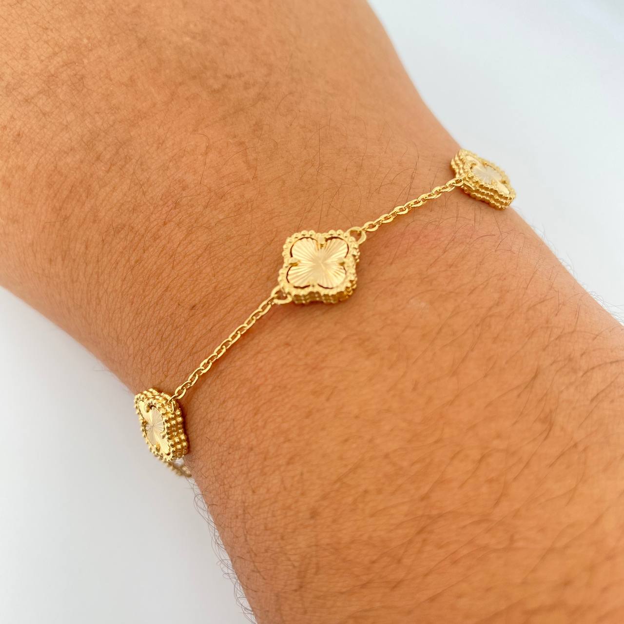 Pulso Aro Seguido Trebol 7gr / 19cm / 1.2mm Diamantado Oro Amarillo 18K $