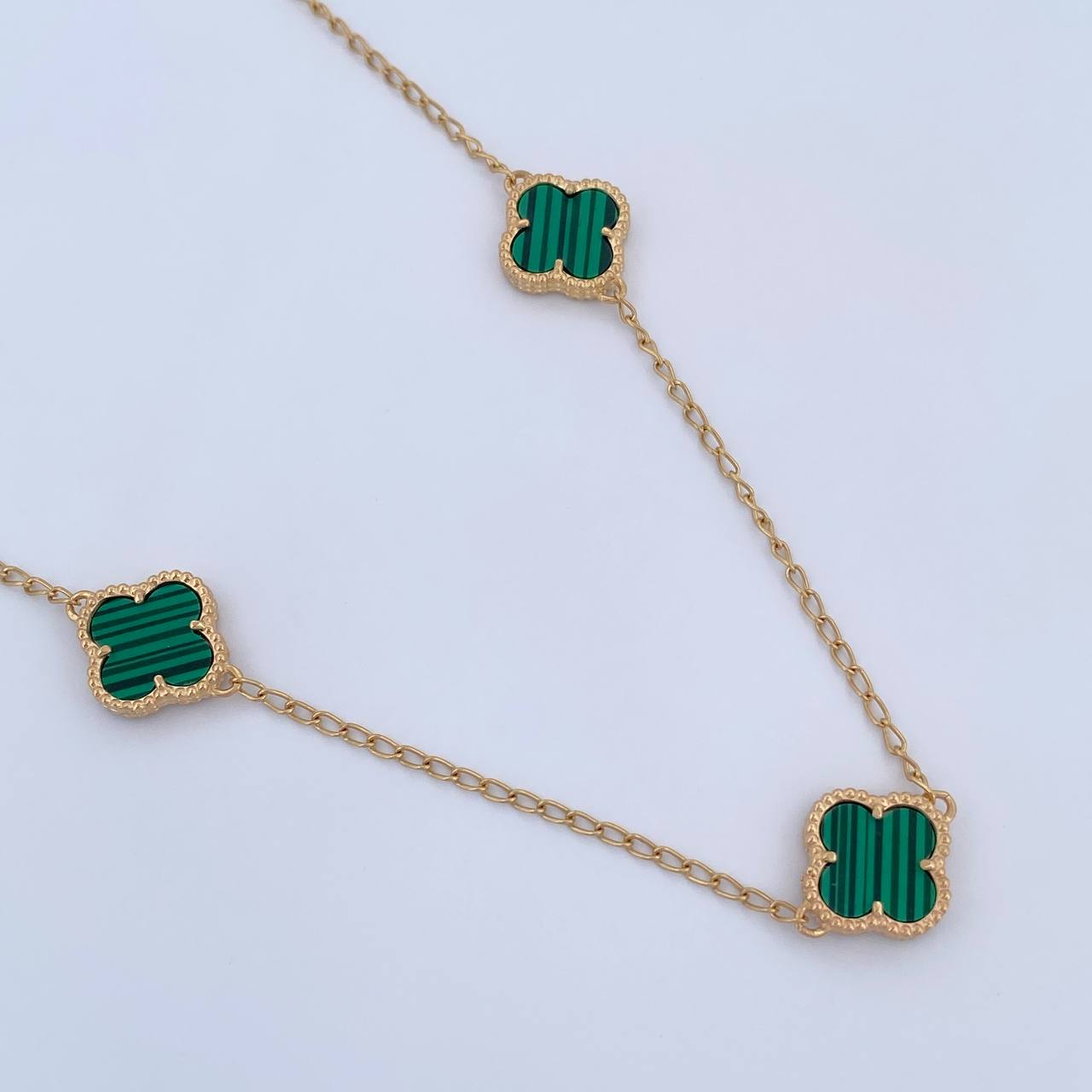 Cadena Espiga Trebol 9.4gr / 45.3cm-47.4cm / 1.3mm Malaquita Verde Oro Amarillo 18K $