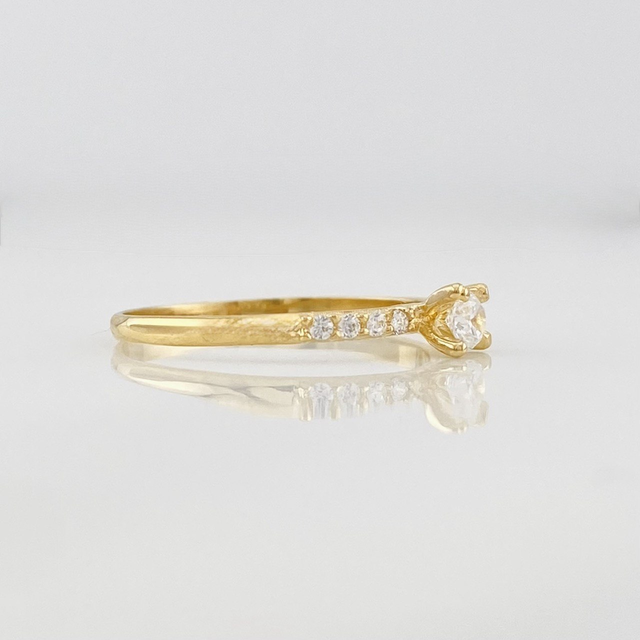Anillo Solitario Churumbela 1.1g / T5 3/4 Oro Amarillo 18K
