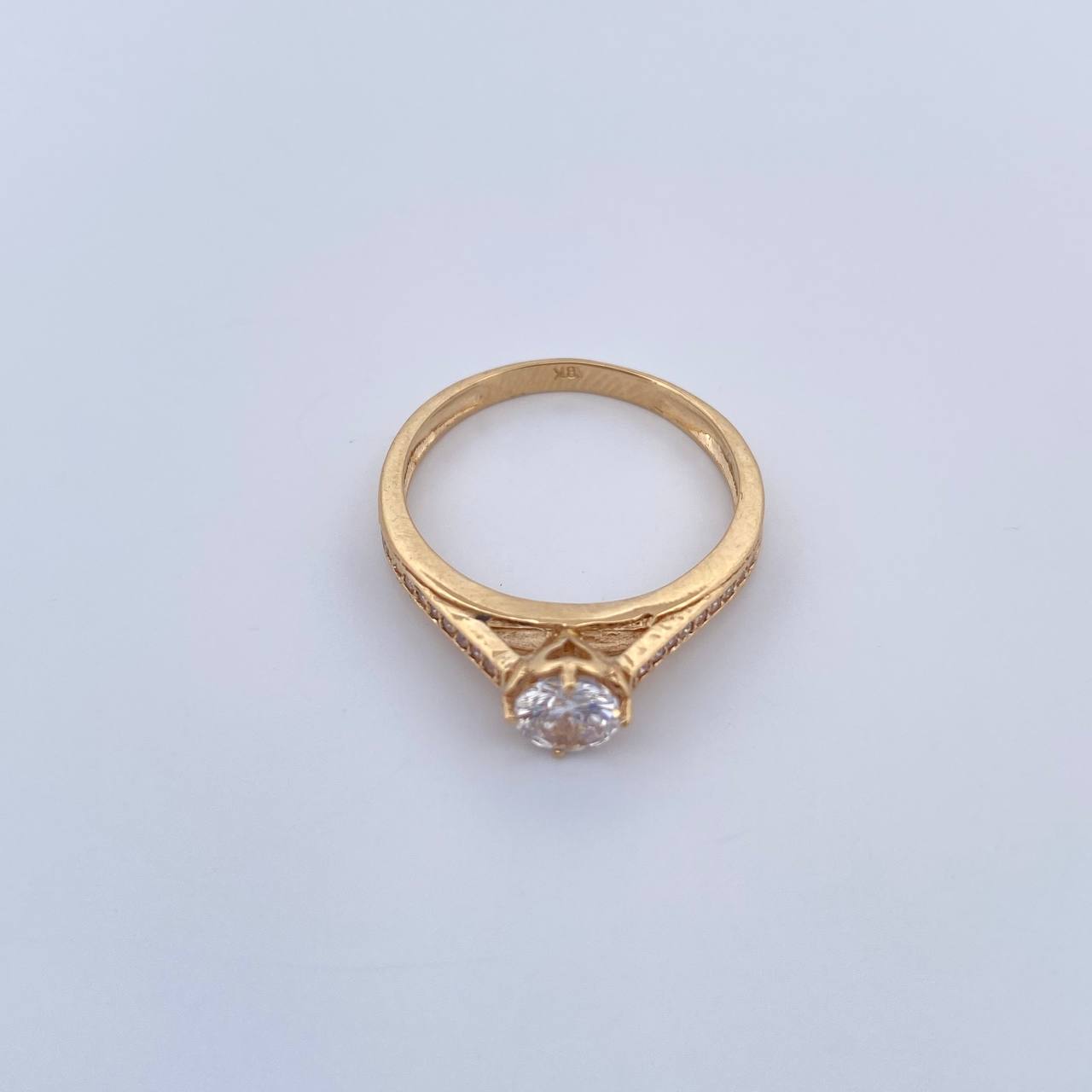Solitaire Ring Churumbela 2.5gr / Size 7 / 18K Gold &