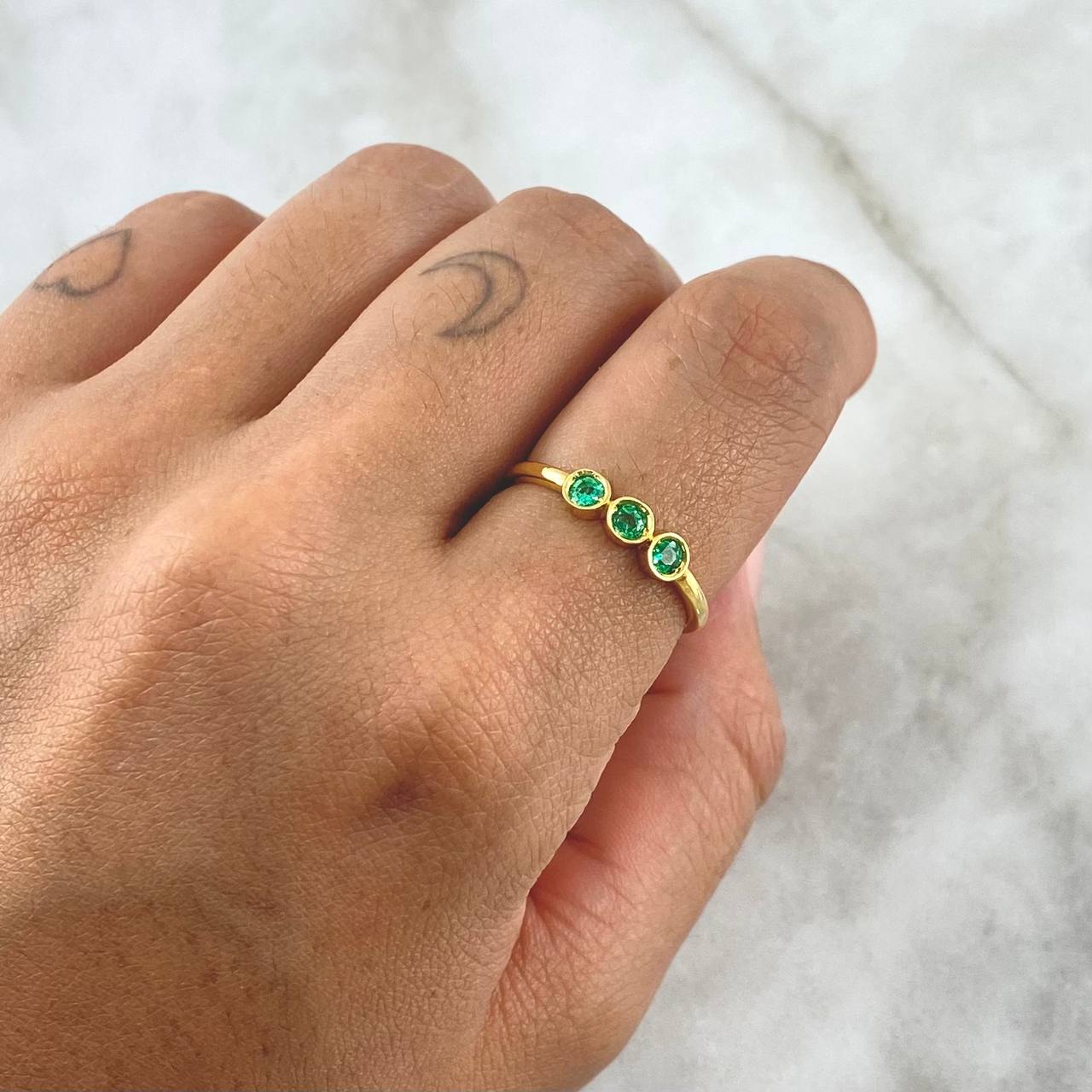 Ring Solitaire Triple Sphere 2.25gr / Size 7 1/2 / Emeralds 27pts 18K Yellow Gold (Jewel)