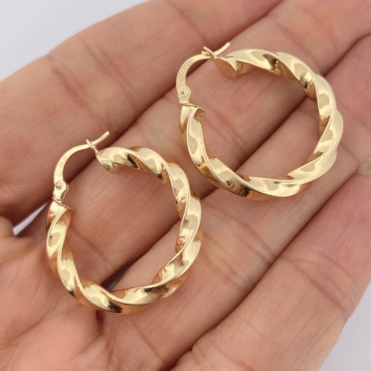 Hoop Earrings Kari 3.45gr / 3cm / 18K Gold &