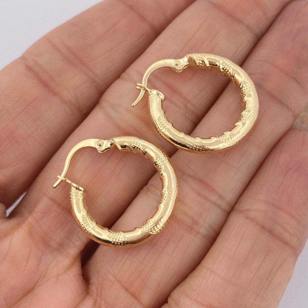 Hoop Earrings Sandra 2.2gr / 2.3cm / 18K Gold &
